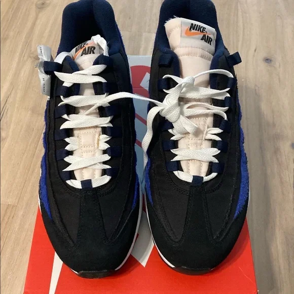 Nike Air Max 95se Athletic Shoes